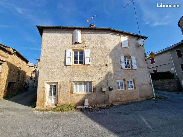 Maison de village avec 2 logements, grenier aménageable et vue dégagée