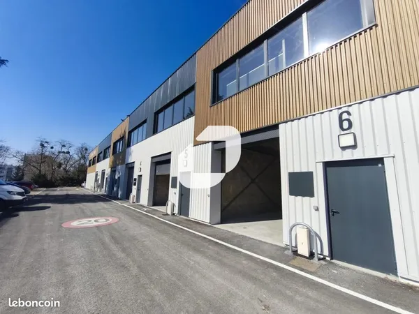 Local d'activité 2 260 m²