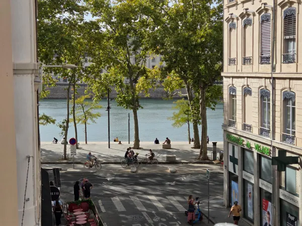 T2 de 58 m² rénové par architecte — Balcon, ascenseur, cave —Préfecture/Liberté