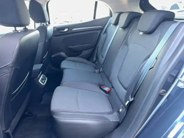 Renault Megane iv berline blue dci 115 — photo 16