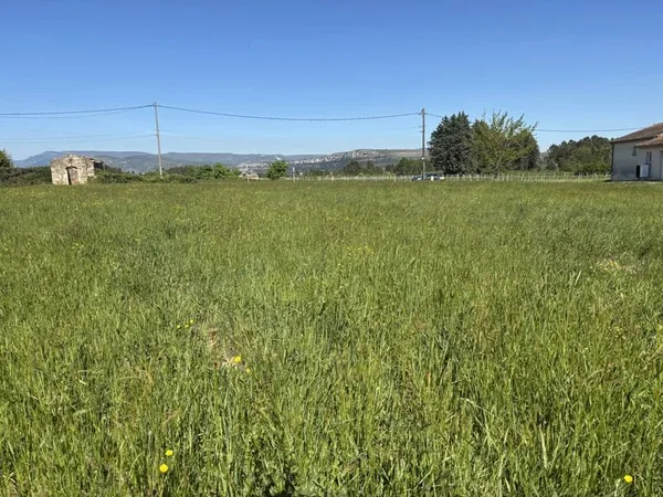Terrain B à bâtir 832m²