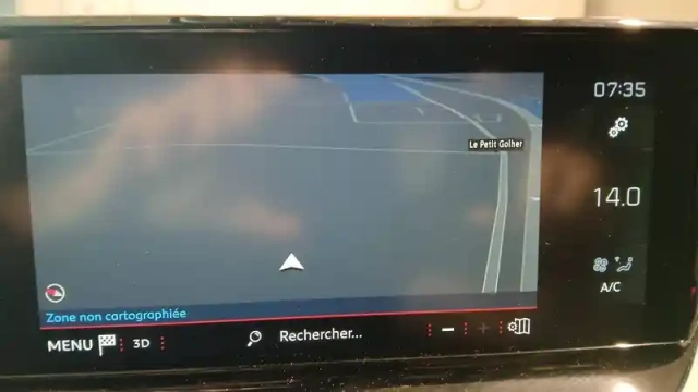 Peugeot 2008 puretech 130 s&amp;s eat8 — photo 3