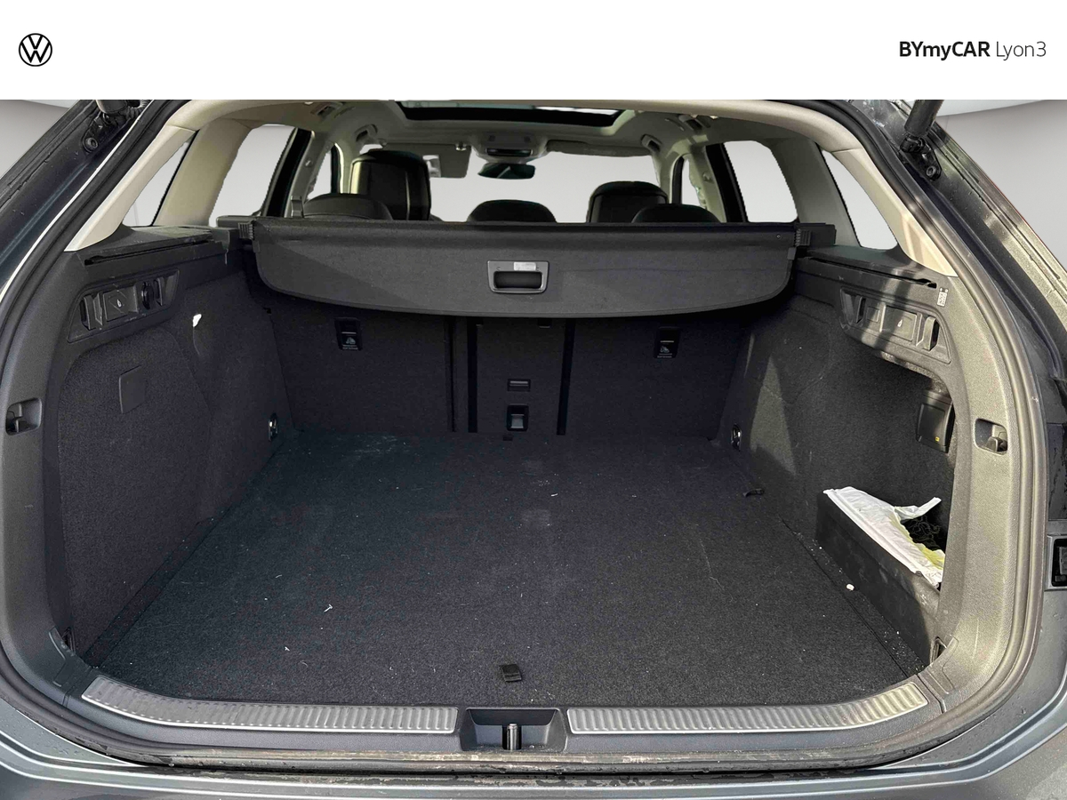 Volkswagen Passat 1.5 eHybrid 204 DSG6 — photo 13