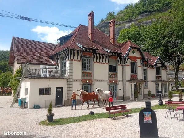 Location toutes charges comprises 449.00 euros