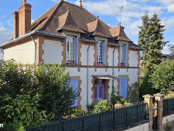 Maison 8 pièces 205 m²