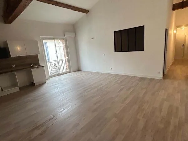 Appartement 2 chambres de 70 mètres carrés, rénové à neuf, DPE B,