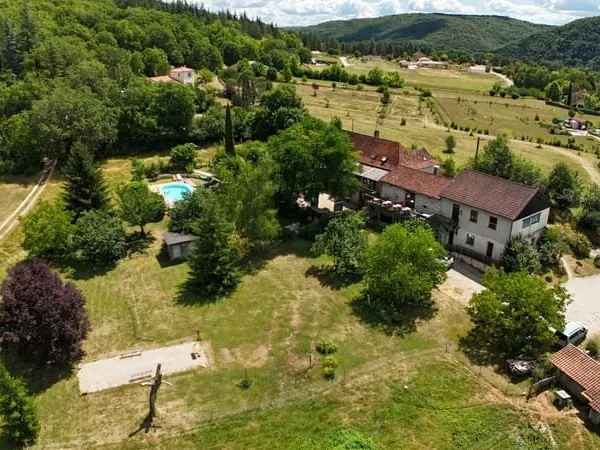Hôtellerie et restauration Vente Tour-de-Faure 16p 430m² 699000€