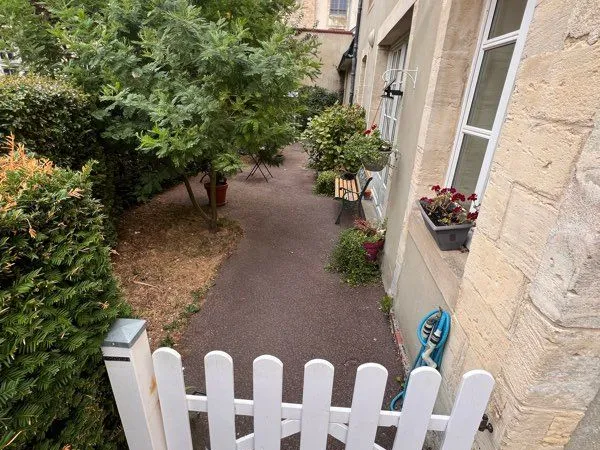 F2 rez de jardin