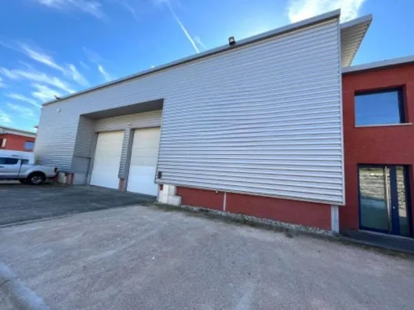 Local d'activité 296 m²