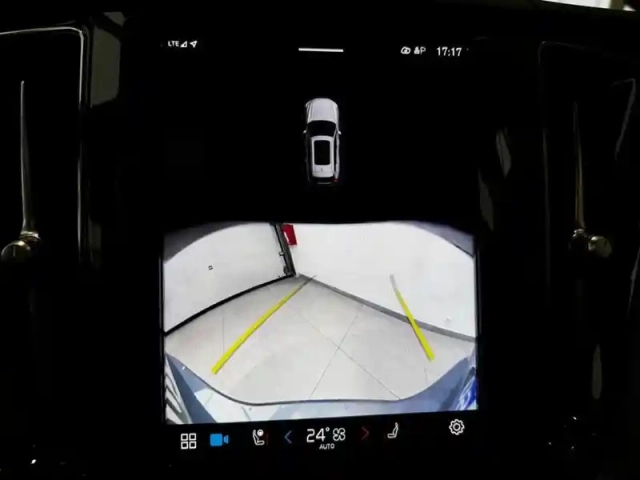 Volvo Xc60 t6 recharge awd 253 ch + 145 ch geartronic 8 ultimate style dark — photo 11