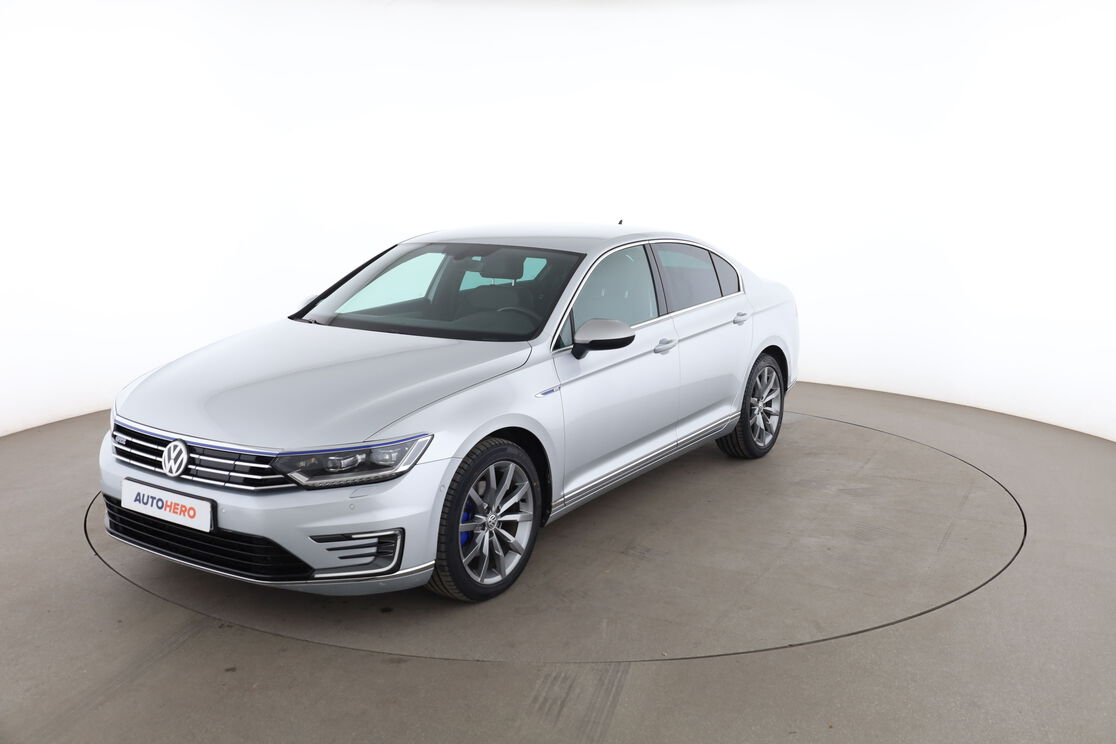 Volkswagen Passat 1.4 TSI GTE DSG6 — photo 1