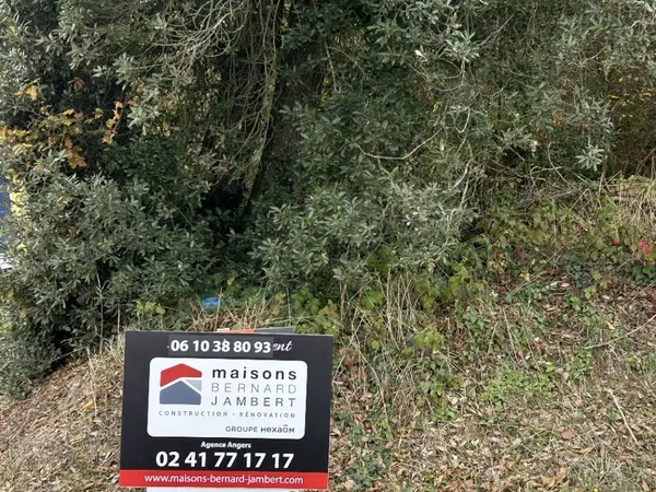 Terrain 588 m²