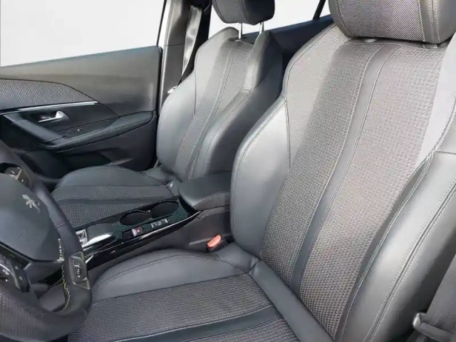 Peugeot 2008 electrique 136 ch — photo 51