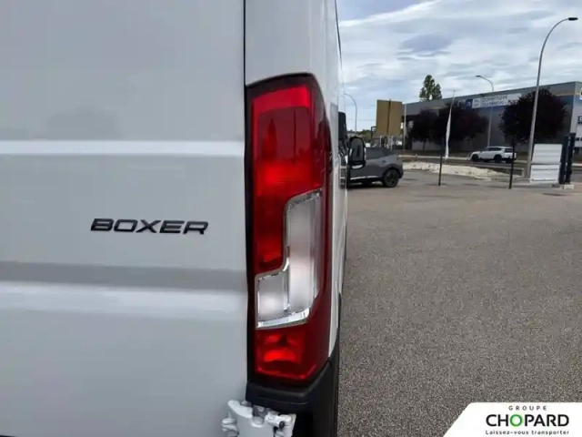 Peugeot Boxer fgn diesel 140 ch l2h2 3.5 t aut. — photo 23