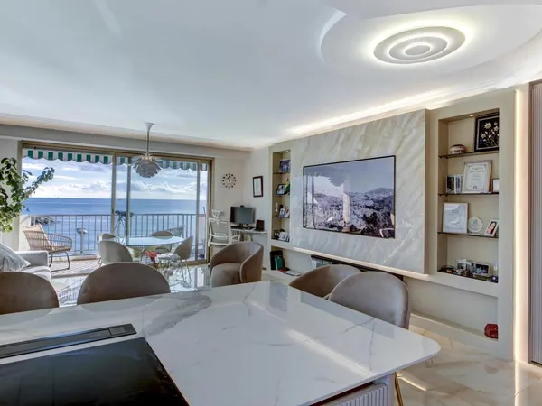 Appartement 3 pièces en front de mer de 79 m², garage et cave