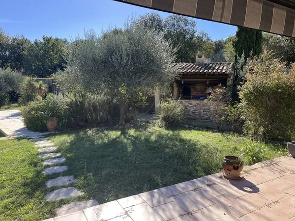 Maison de charme avec piscine et jardin arboré Sainte-Anastasie entre Nîmes et Uzès