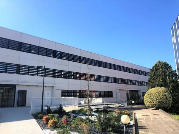 Bureau 1729 m²