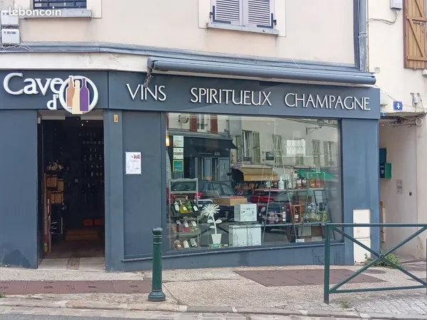 Caviste bievres a vendre emplacement n°1