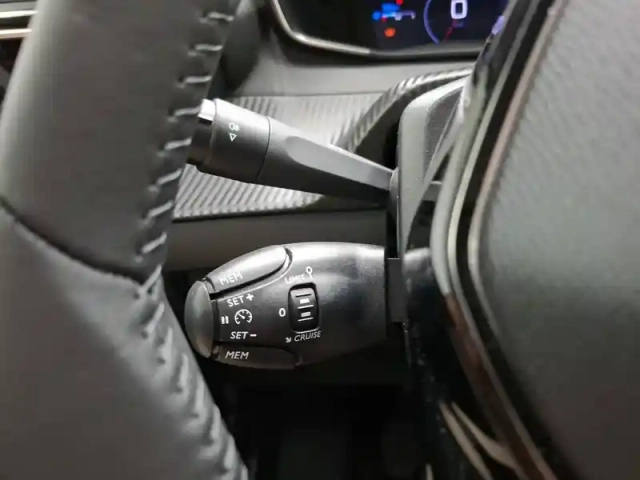 Peugeot 208 100 s&amp;s bvm6 — photo 18