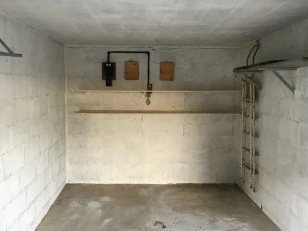 Garage avec électricité