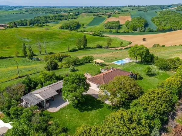 Ferme (tte) de 4 pièces principales