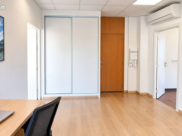 Bureaux avec espace atelier/stockage - 53 m² - Domène