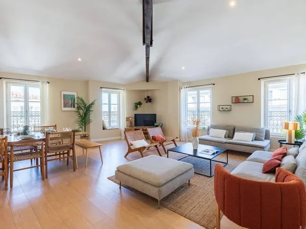 Appartement 10 pièces 205 m²