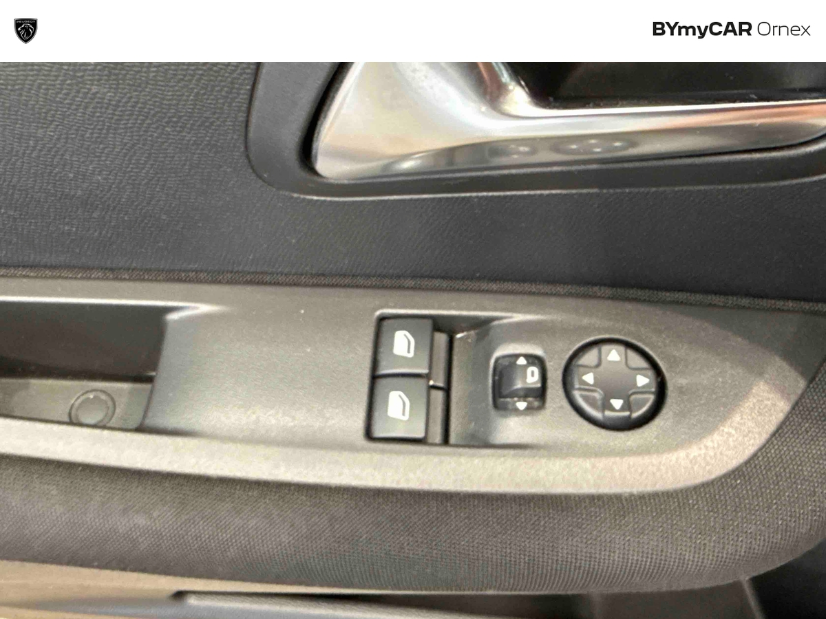 Peugeot 208 BlueHDi 100 S&amp;S BVM6 — photo 22