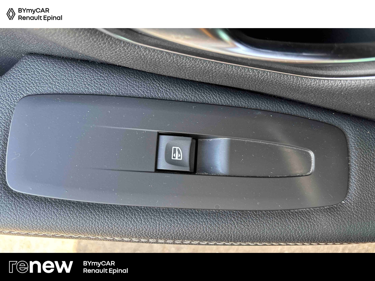 Renault Scenic TCe 140 FAP EDC — photo 24
