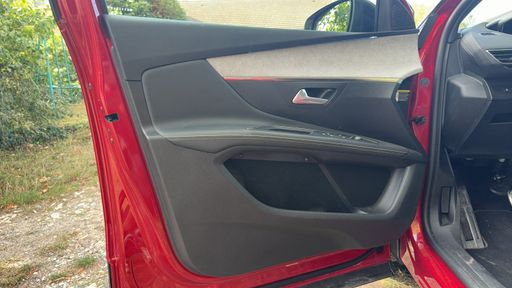 Peugeot 3008 1.5 BlueHDi 130 EAT8 - GT-Line – 2021 – 60050 km – Diesel – Boîte Automatique — photo 41