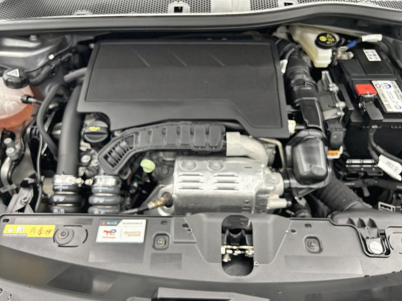 Peugeot 2008 130 s&s eat8 allure — photo 15