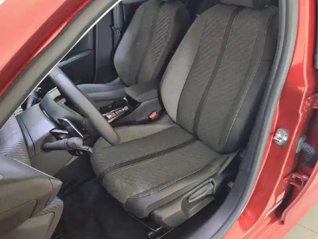 Peugeot 208 hybrid 110 e-dcs6 — photo 33