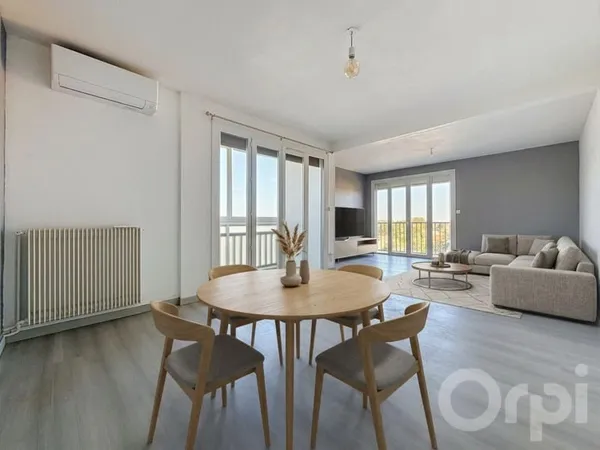 Appartement T3 lumineux avec loggias