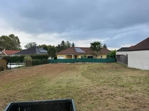 Terrain constructible narcastet