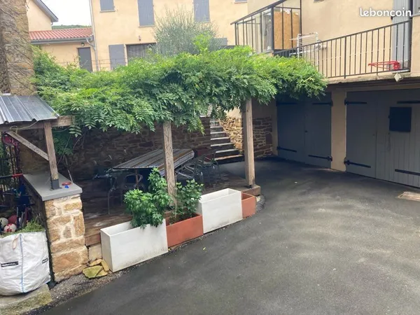Maison T4 avec extérieur et garages
