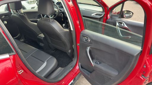 Peugeot 2008 1.2 PureTech 110 - Allure – 2018 – 106566 km – Essence – Boîte Manuelle — photo 16