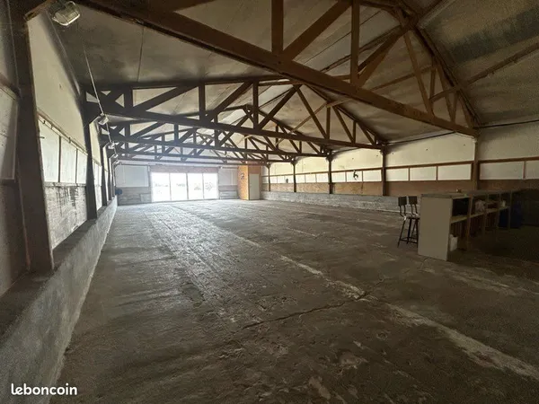 Location bâtiment stockage