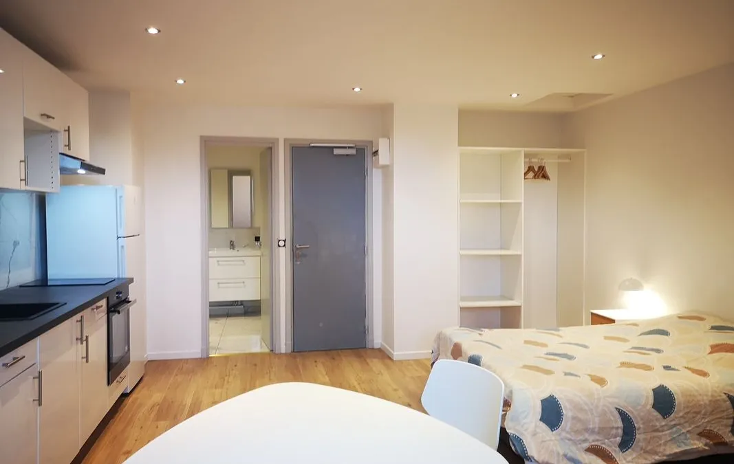 Photo 1