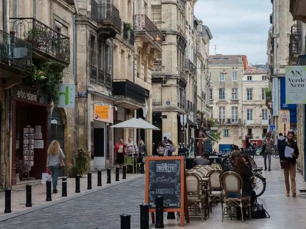 Appartement Location Bordeaux 1p 27m² 520€