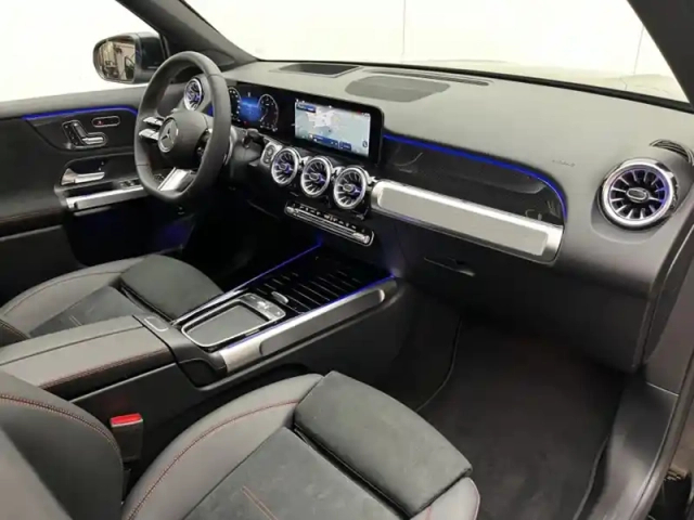 Mercedes Glb 200 d amg line — photo 18