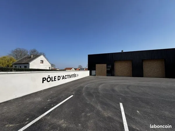 Local 310 m² CORMONTREUIL