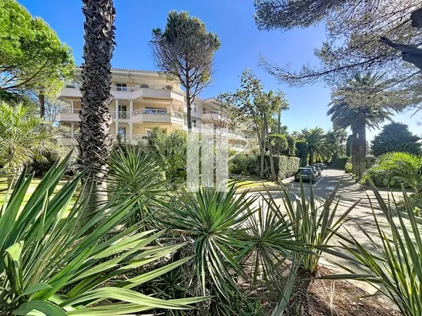 LE PARC LA FEUILLERAIE coeur de BOULOURIS