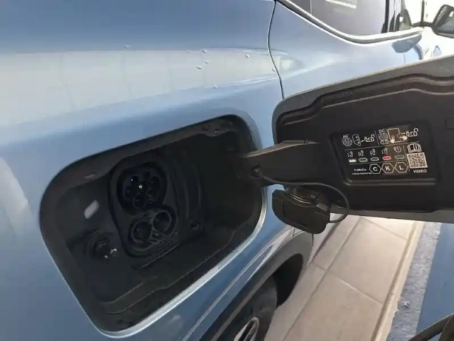 Ford Explorer 286ch extended range 77kwh rwd — photo 10