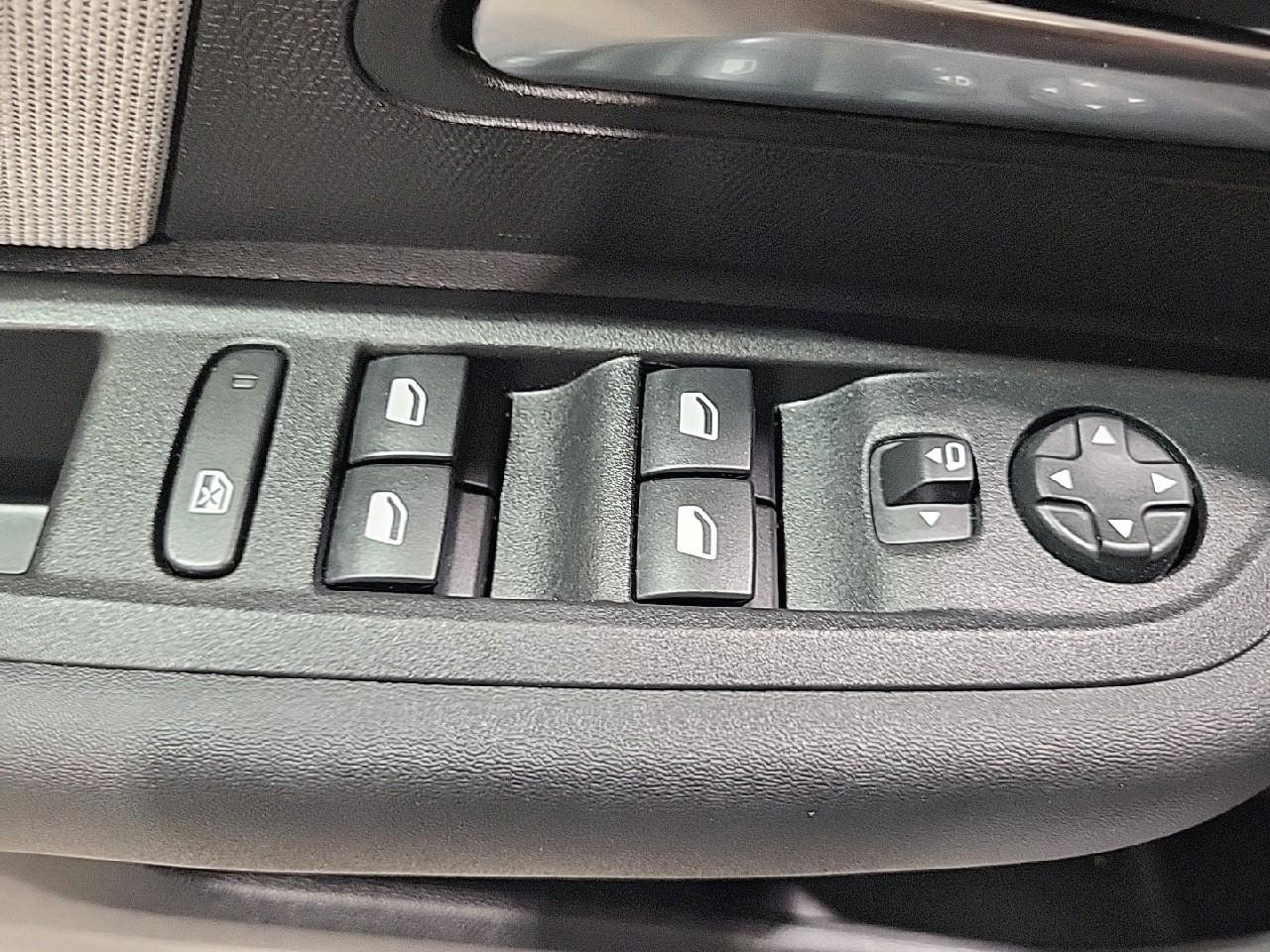 Citroën C4 X hybride 145 ch e-dcs6 max — photo 23