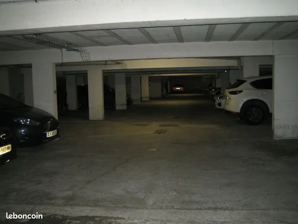 Parking sécurisé proche du centre
