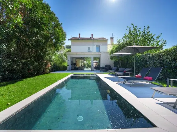 Maison individuelle 9 pièces 200 m²