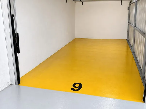 Parking 14 m²