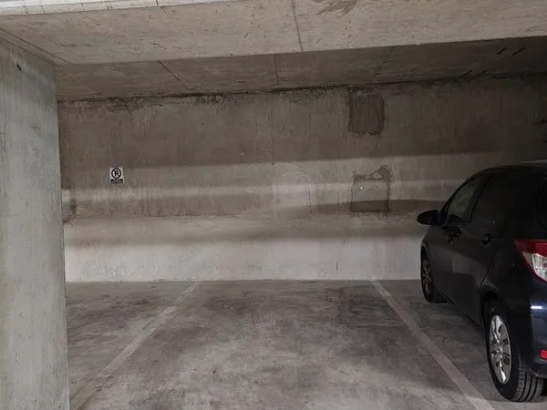 Place de parking couverte - Bagneux / Arcueil-Cachan - Résidence récente