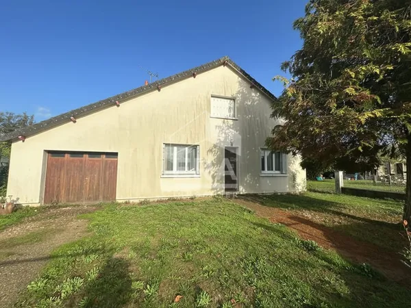 ETRECHET - maison 4 chambres - vie de plain-pied - Garage - terrain clos 1137 m²