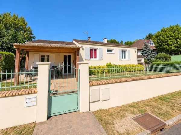 Réf. 2305 - Maison 4 pièces • Jardin et garage